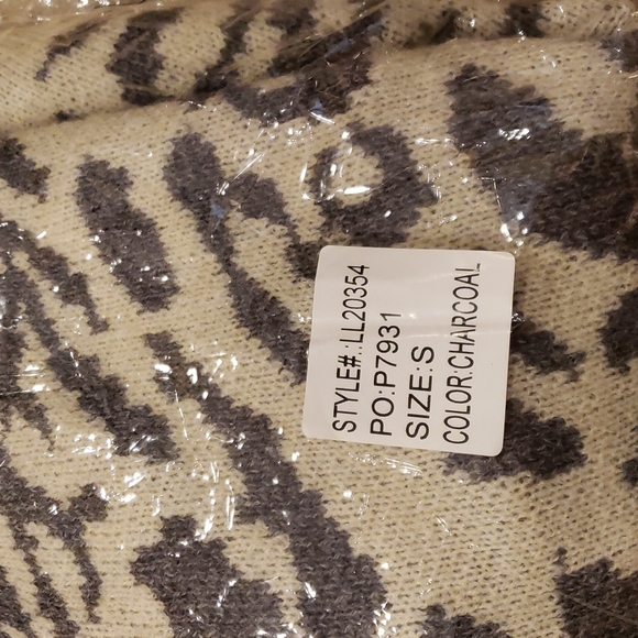 Graphite Leopard Print Twisted Back Sweater - Picture 5 of 9